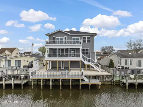 56 Gregg Dr, Beach Haven West, NJ 08050
