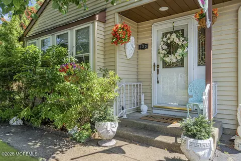 123 Sunset Rd #60, Whiting, NJ 08759