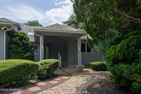 208 Giese Ln, Point Pleasant, NJ 08742