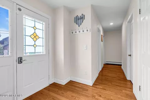 Entry Way - 21 Lenape Trl, Brick, NJ 08724 photo 1 of 3