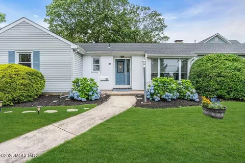 21 Lenape Trl, Brick, NJ 08724