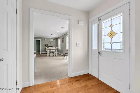 Entry Way - 21 Lenape Trl, Brick, NJ 08724 photo 2 of 3