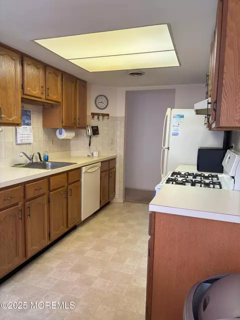 2009 Brookdale Dr, Forked River, NJ 08731 photo 13