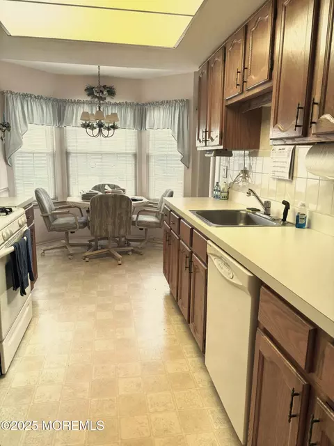 2009 Brookdale Dr, Forked River, NJ 08731 photo 12