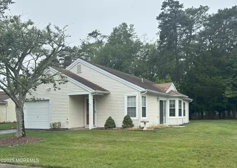 2009 Brookdale Dr, Forked River, NJ 08731