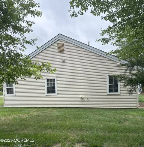 2009 Brookdale Dr, Forked River, NJ 08731 photo 4