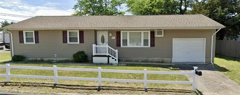 91 Birch St, Beachwood, NJ 08722