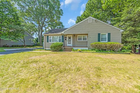 1207 Ocean Rd, Spring Lake Heights, NJ 07762