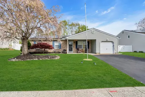 179 Ravenwood Blvd, Barnegat, NJ 08005