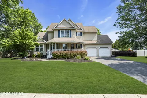 6 Cross Farms Rd, Jackson, NJ 08527