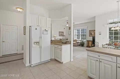 Kitchen - 3 Millstone Way, Waretown, NJ 08758 photo 4 of 6