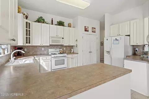 Kitchen - 3 Millstone Way, Waretown, NJ 08758 photo 3 of 6