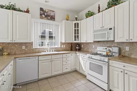 Kitchen - 3 Millstone Way, Waretown, NJ 08758 photo 6 of 6