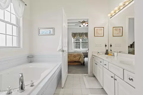 Bath - 3 Millstone Way, Waretown, NJ 08758 photo 4 of 4