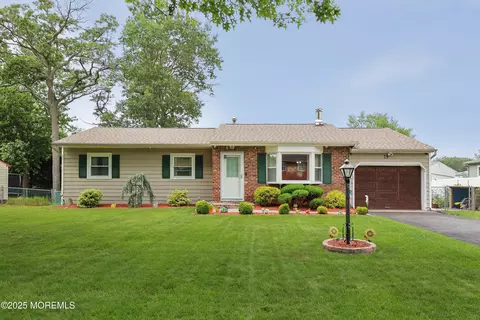 23 Bailey Ave, Toms River, NJ 08755