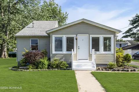 626 Clark Ave, Union Beach, NJ 07735