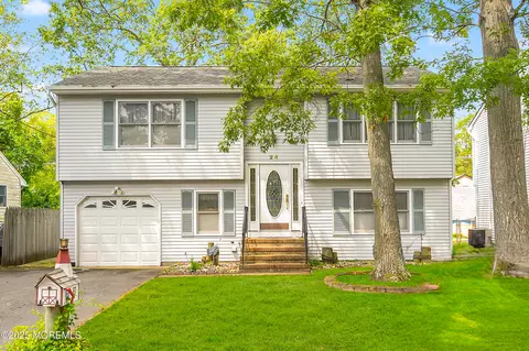 24 Roosevelt Dr, Brick, NJ 08724