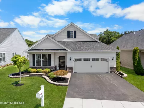 39 Mason Dr, Jackson, NJ 08527
