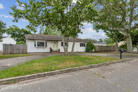 384 18th Ave, Brick, NJ 08724