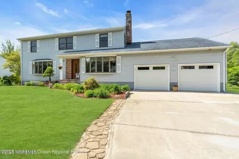 444 Pfister Rd, Jackson, NJ 08527