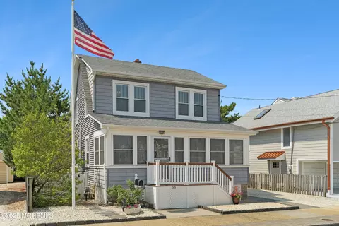 53 D St, Seaside Park, NJ 08752