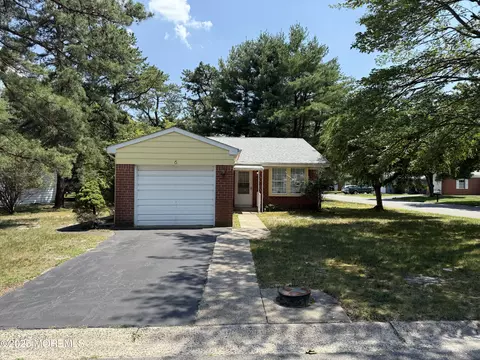 6 Concord Ln, Whiting, NJ 08759