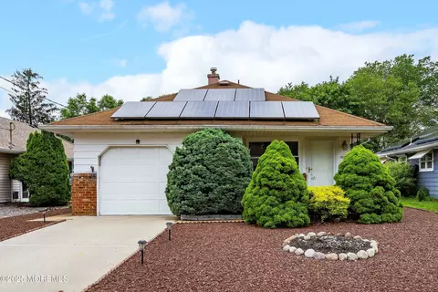 1902 Hovsons Blvd, Toms River, NJ 08753