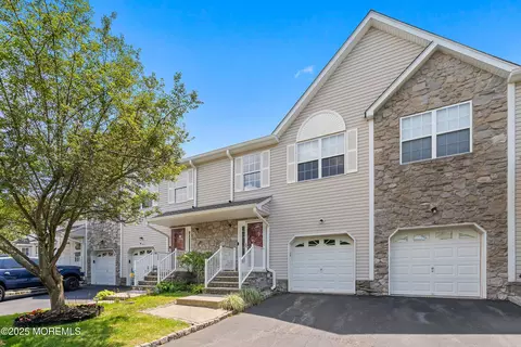 13 Jill Ct, Somerset, NJ 08873