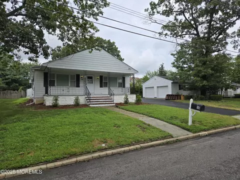 10 Weston Pl, Eatontown, NJ 07724