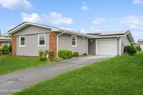 8 Phillips Rd, Brick, NJ 08724