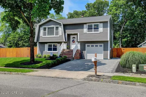 9 Minuteman Rd, Hazlet, NJ 07730