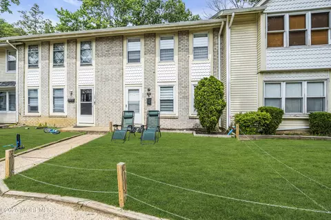 158 Stratford Pl, Lakewood, NJ 08701