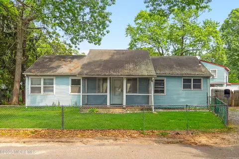 90 Dock Rd, Brick, NJ 08723