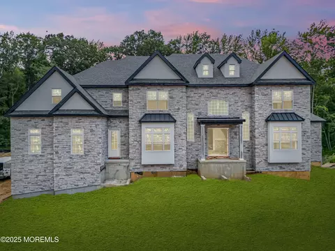 109 Parker Chase Ct, Morganville, NJ 07751
