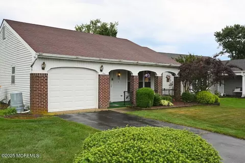 1 Frilham Ln, Manchester, NJ 08759
