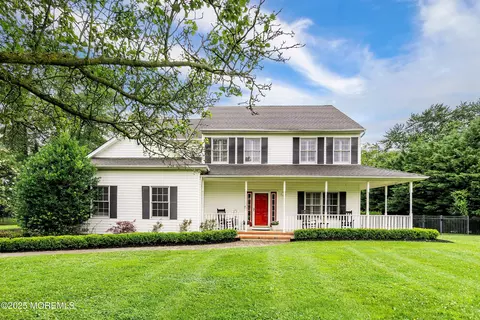 12 Linda Ln, Tinton Falls, NJ 07724