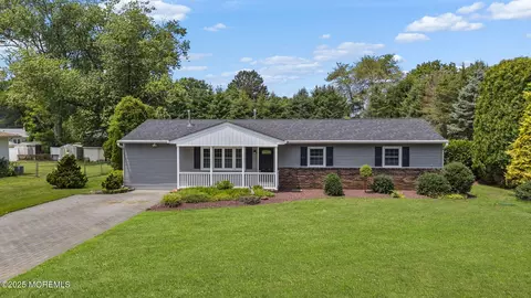 34 Traymore Rd, Freehold, NJ 07728