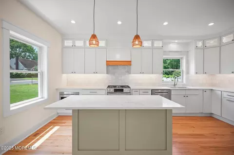 569 Ocean Blvd, Leonardo, NJ 07737 photo 4