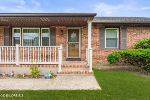 401 Meredith Ln, Brick, NJ 08723 photo 5