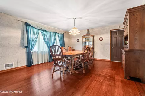 401 Meredith Ln, Brick, NJ 08723 photo 9