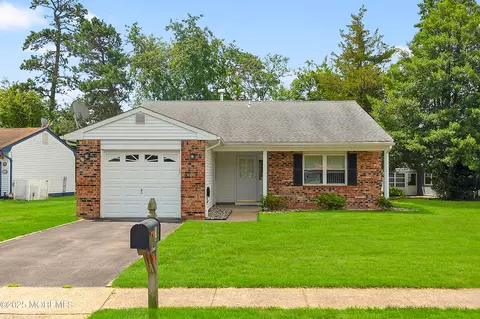 2 Seaview Ave, Brick, NJ 08723