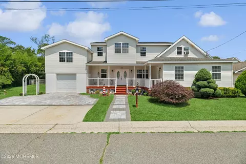 413 Sullivan Pl, Union Beach, NJ 07735