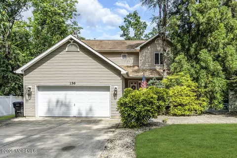 156 Magnolia Ln, Middletown, NJ 07748