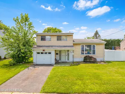 17 York St, Old Bridge, NJ 08857