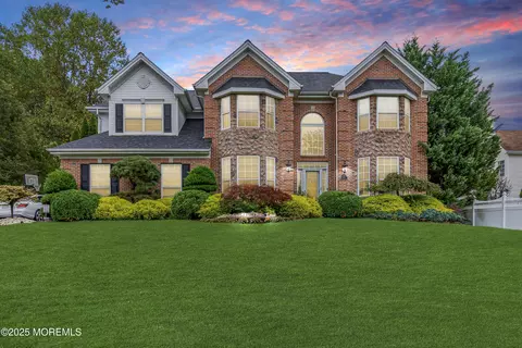 55 Piccadilly Dr, Jackson, NJ 08527