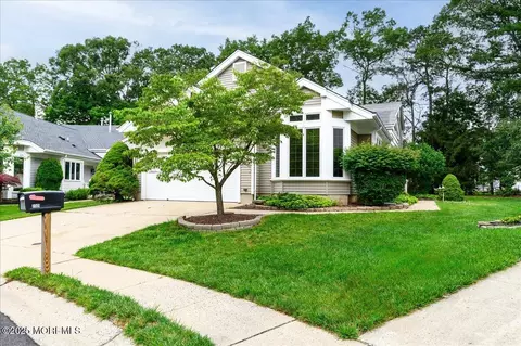2331 Kira Ct, Toms River, NJ 08755