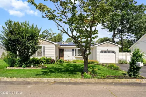 620 Pacific Ave, Beachwood, NJ 08722