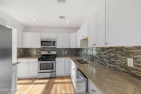 Kitchen - 21 Scoop Rd, Brick, NJ 08723 photo 1 of 3