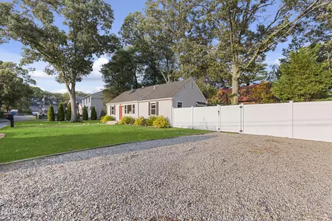 Exterior - 21 Scoop Rd, Brick, NJ 08723 photo 2 of 5