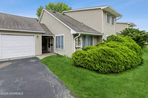 1 Sutton Dr #2701, Brick, NJ 08724
